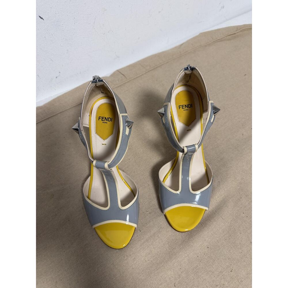 Fendi Sandals Womens Size 7/37 Yellow Gray Patent Leather Strappy Zip Italy